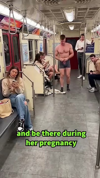 American Soldier changes on subway and proposes 🥹🥹