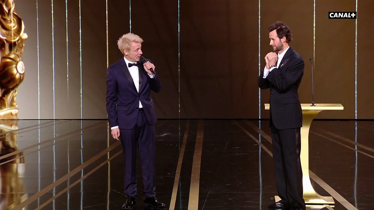 VOICI - César 2026 : Qui est Emmanuel Curtil, la voix française de Jim Carrey ?