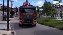Aniversariante recebe surpresa do Corpo de Bombeiros no Jangurussu