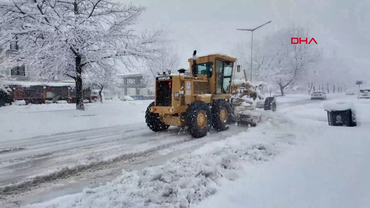 Erzincan'da kar kalınlığı 30 santimetreye ulaştı