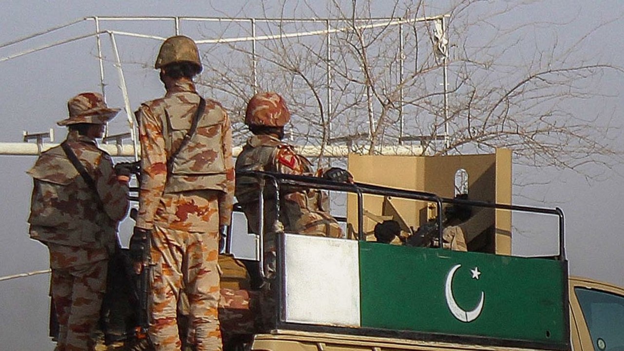 Afghanistan-Pak Tension: दो मोर्चों पर घिरा पाक...