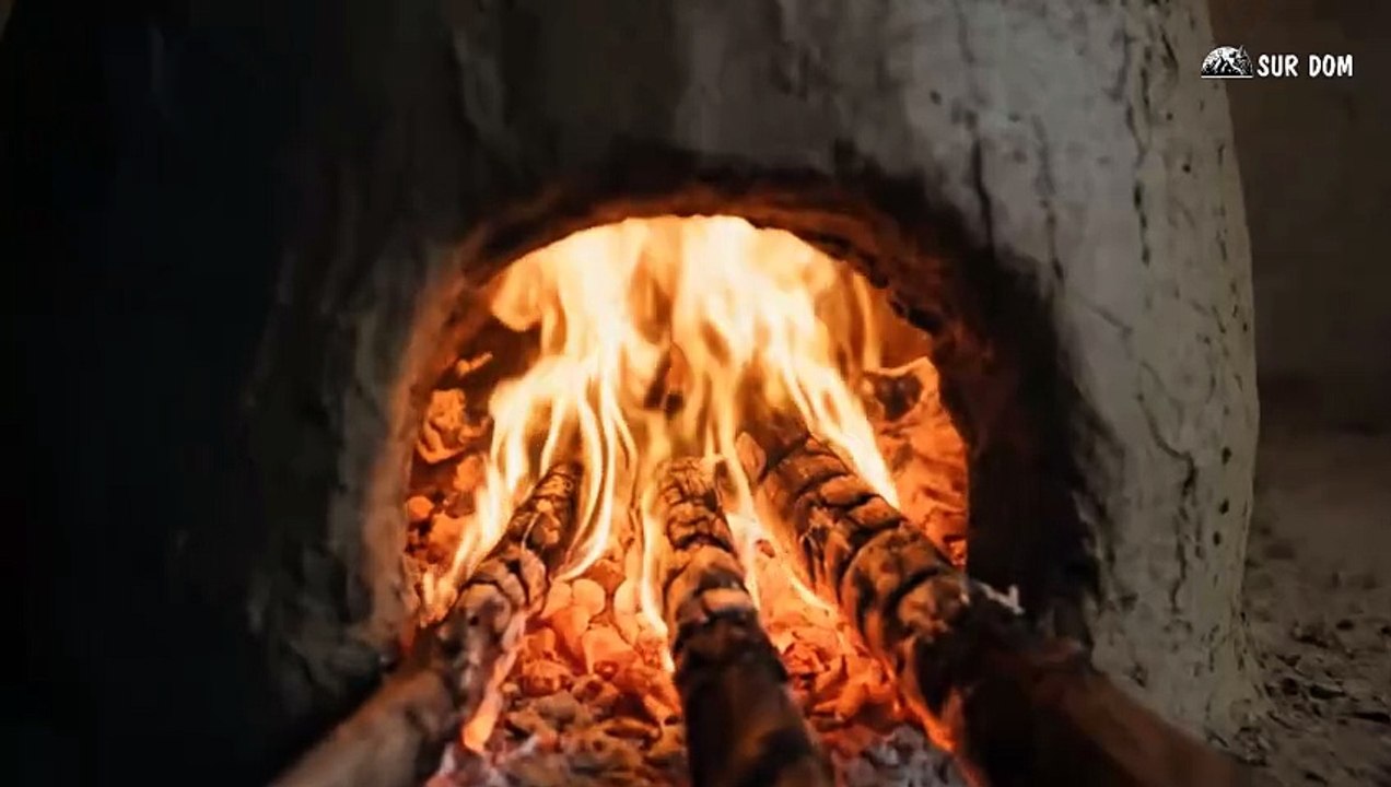 Part 70 - Fire Barrier Failed! Wolf Smashes Into Shelter - A Girl Alone Surviving In The Forest - YouTube