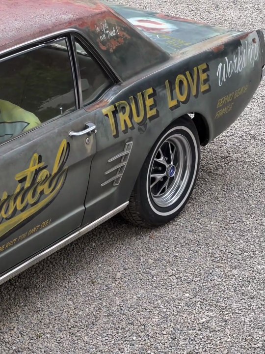 Ford Mustang — Peinture décorative et lettrage racing inspiré NASCAR