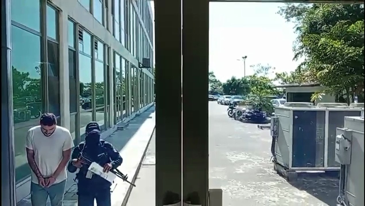 Dennis Galván llegando a los juzgados