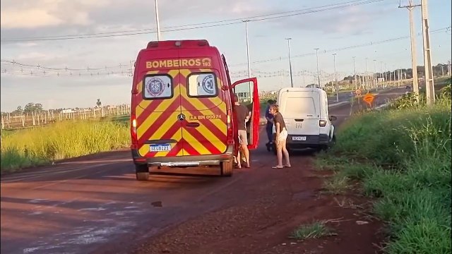 Idoso é socorrido pelo Siate após cair de bicicleta na rodovia PR-486 em Cascavel