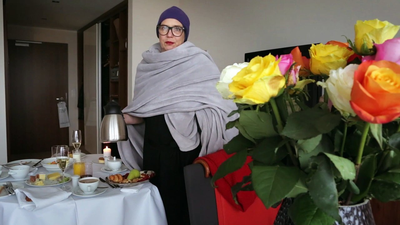 Fünf Sterne | movie | 2017 | Official Trailer