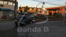 Acidente entre Megane e Honda Fit no Cajuru