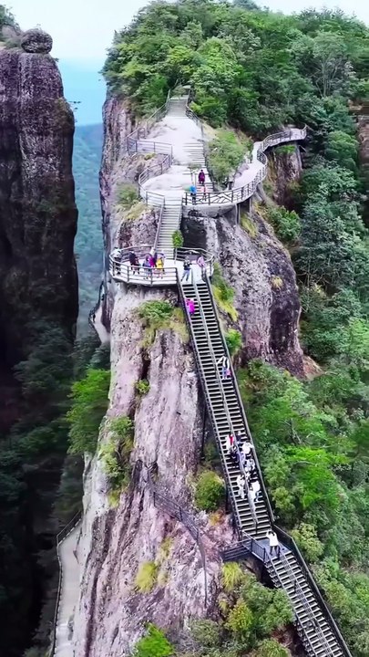 Coiling dragon Glass skywalk bridge