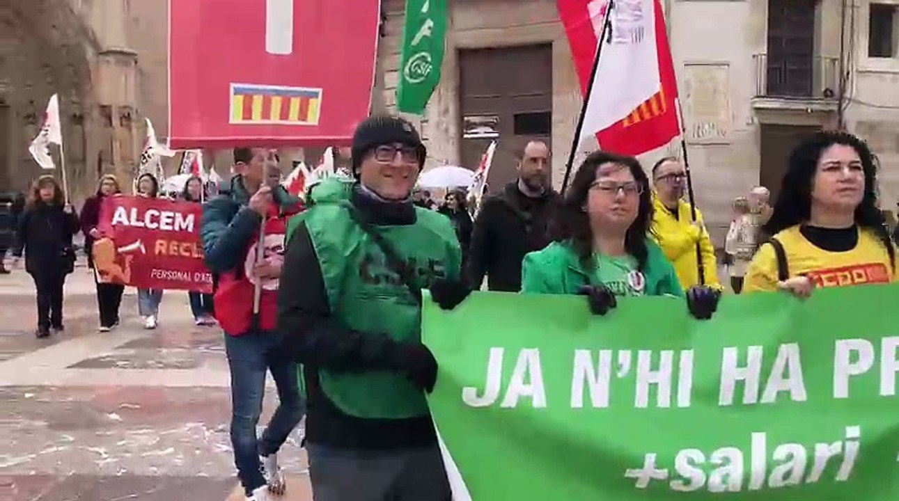 Els docents es manifesten a València per unes millores laborals