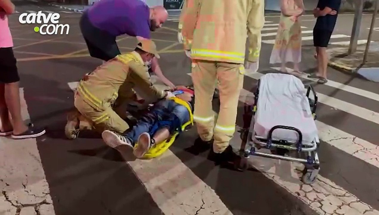 Homem fica ferido em acidente entre carro e moto em Toledo