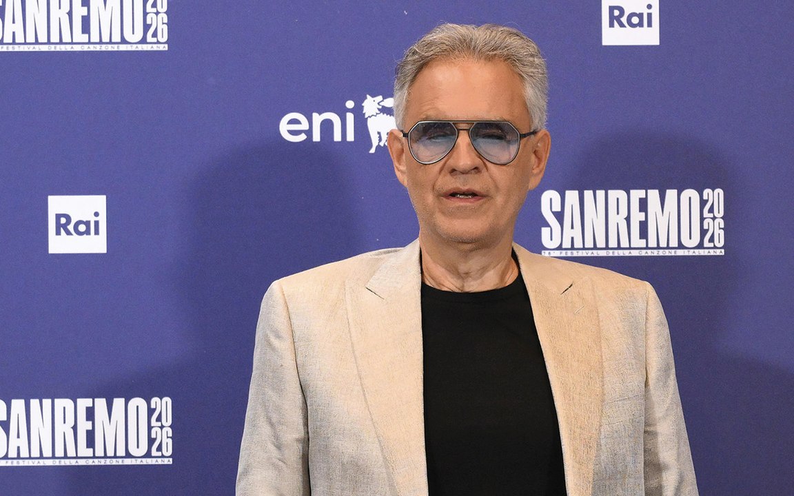 Andrea Bocelli anticipa la sua finale di Sanremo 2026: «Quanti ricordi: 30 anni fa venni coi miei genitori»