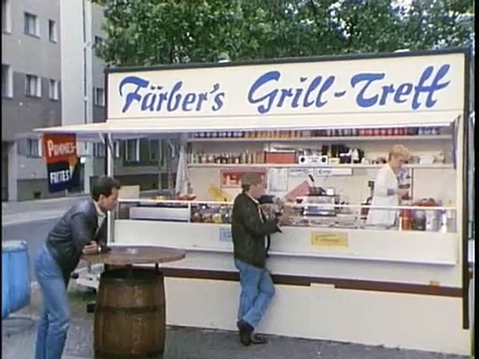 Drei Damen vom Grill S06E13-Oma Vor Gericht