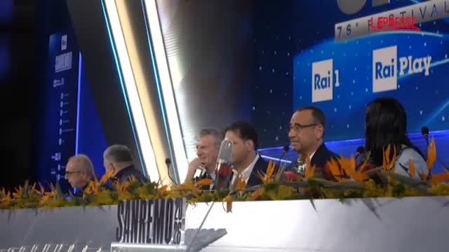 Sanremo 2026, Conti: «Stasera farò un annuncio. Chissà, potrei rimanere io»