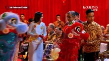 Gibran, AHY, hingga Didit Bagi-Bagi Angpao ke Barongsai Saat Hadiri Festival Imlek Nasional 2577