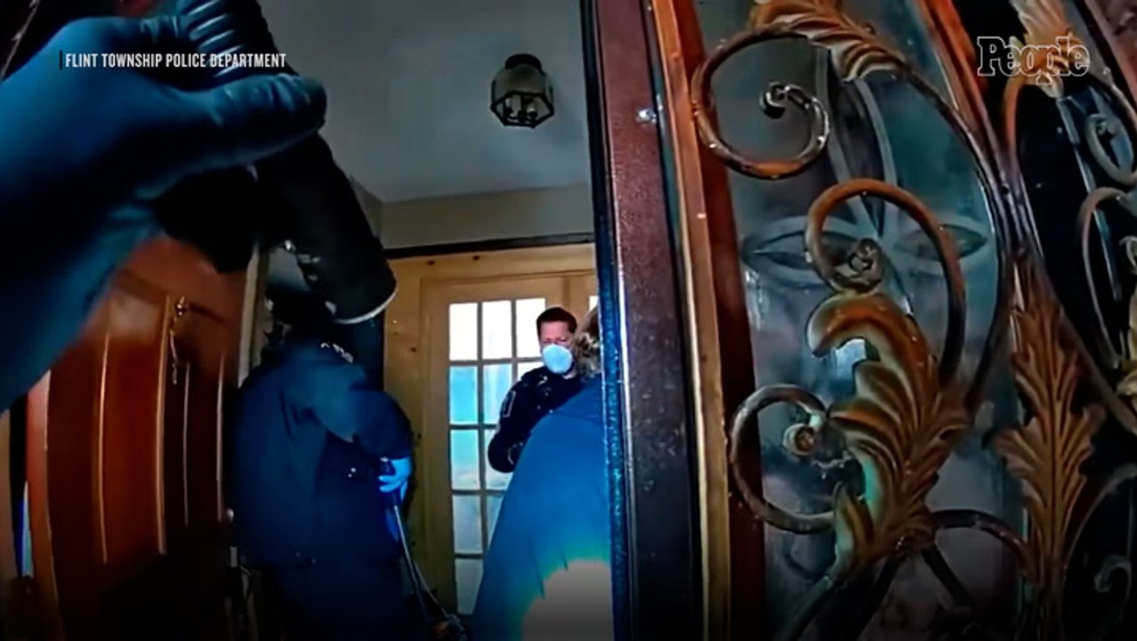 61 Dogs and 3 Cats Removed from Abandoned Home with a Smell That 'Burned the Eyes and Lungs' of Rescuers