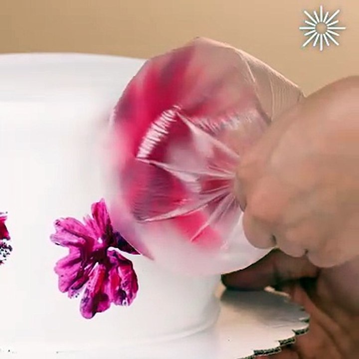 Cake decoration idea to try! 🍰