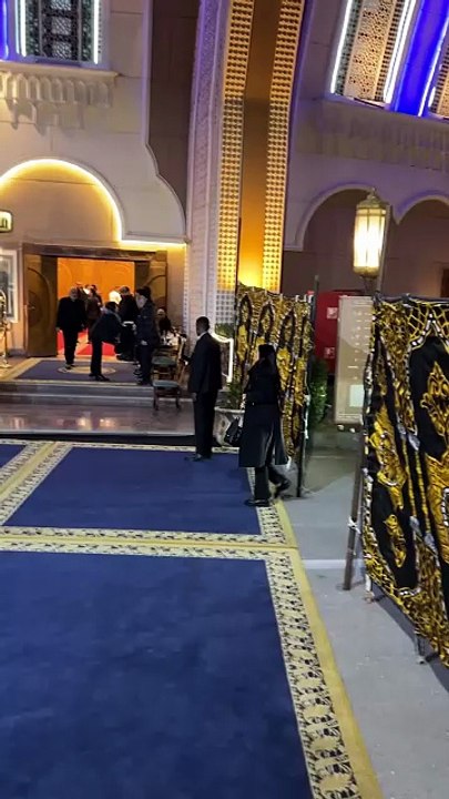 أحمد السقا وعمرو يوسف وكندة علوش ودرة ومنة فضالي في عزاء والد مي عمر