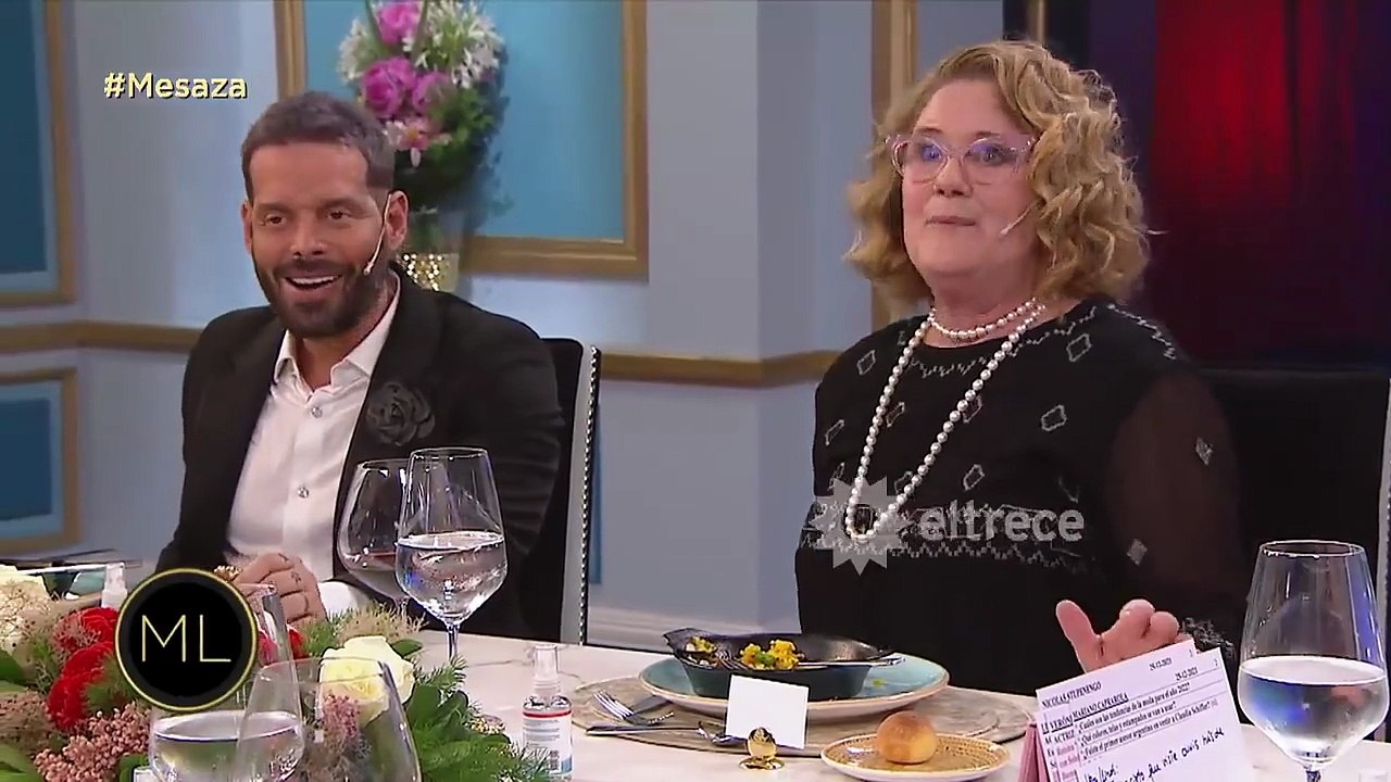 El avistamiento OVNI de Vero Llinás - La noche de Mirtha (Canal 13, 25-12-21)