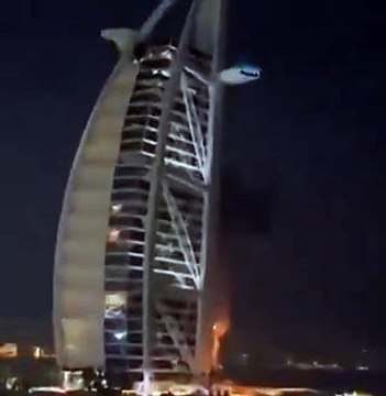 El hotel Burj Al Arab es atacado por drones iraníes