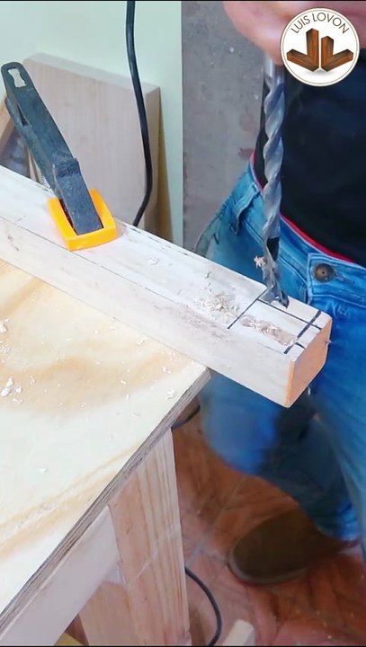 ANGULAR FLOTANTE DE MADERA DESARMABLE  02 Parte - Luis Lovon