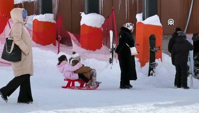 Palandöken Kayak Merkezi'nde kar kalınlığı 285 santimetreye ulaştı