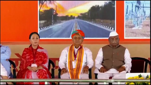 PM मोदी ने जैसे ही पुकारा 'बहन' वसुंधरा का नाम, गूंज उठा पूरा पांडाल, देखें भाई-बहन के स्नेह की Viral Video