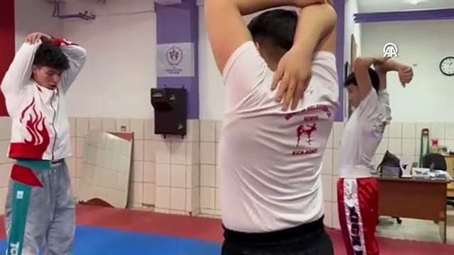 Kaygı bozukluğu sorununu yenmek için başladığı kick boksta milli sporcu olmayı başardı | Ajansspor | AA