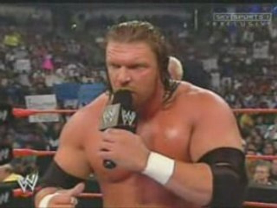 RAW 2004 - Triple H calls out Randy Orton