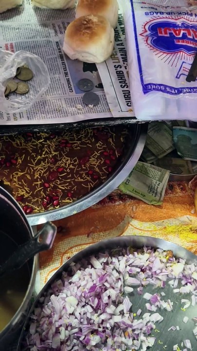 Thane Ke Brahmand Area Mein Dabeli | Simple Street Food Video