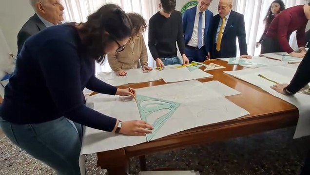 Giovani sarti in sfida: a Messina la finale regionale del Manichino d'oro