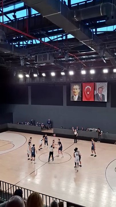 Maç Başladı, Saldır Beşiktaş - Beşiktaş v Anadolu Efes - U18 Erkekler Final Play Off 10. Hafta