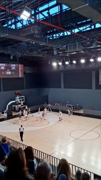 İlk Yarı Sonucu - Beşiktaş 32-52 Anadolu Efes - U18 Erkekler Final Play Off 10. Hafta