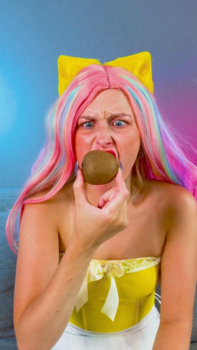 KIWI Peeling Skills UNLOCKED?! 😱🥝 This Hack Is WILD!