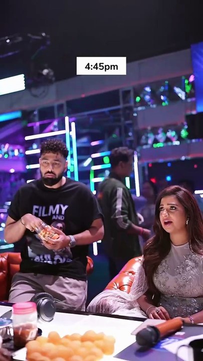 Shreya Ghoshal in Indian Idol season 16