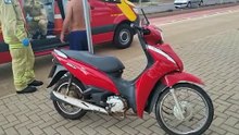 Jovem de 22 anos fica ferido após acidente com moto na Avenida Carlos Gomes, em Cascavel