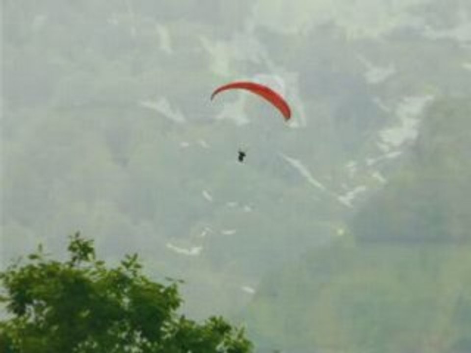 parapente à loudenvielle. vallée du louron
