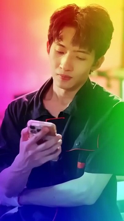 (69) After she died, she realized that the frivolous and frivolous man in her memory who almost had nothing to do with her actually died for her martyrdom and was reborn back to her school days, she finally let go of her blindly chasing first love, turned