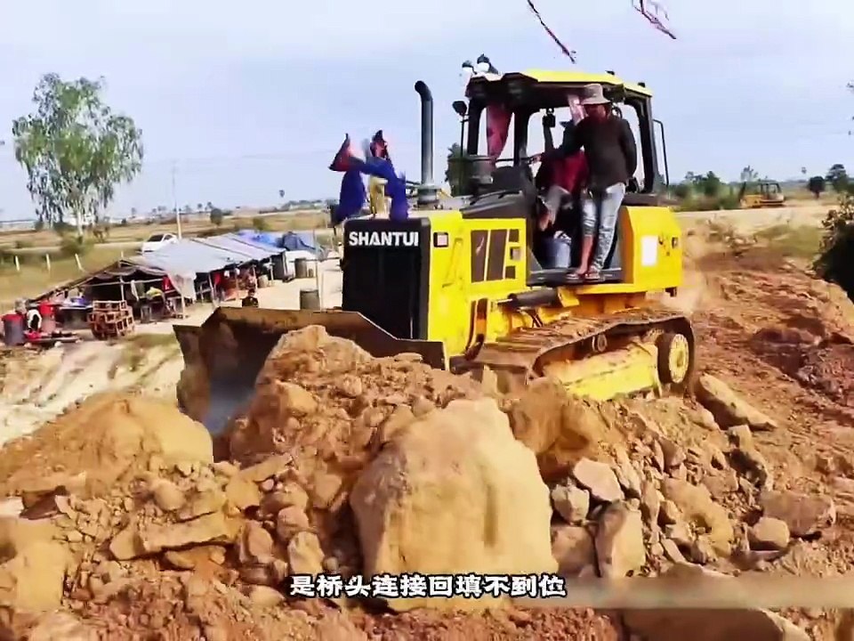 Watch this powerful dump truck and excavator handling extreme muddy road conditions. Heavy equipment operators show real skills while transporting loads through dangerous off-road terrain. Satisfying and intense construction action!