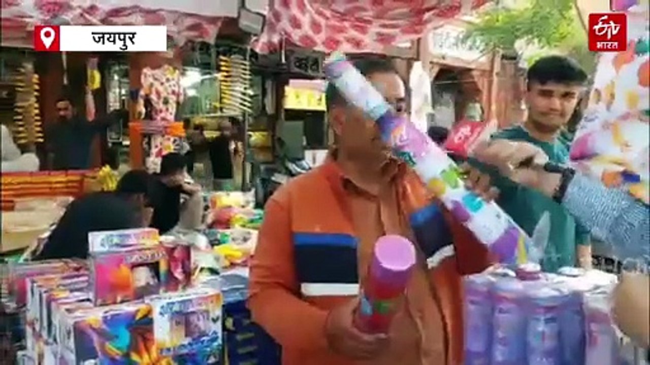 होली पर गुलजार हुए बाजार, शाही गुलाल से रॉकेट लांचर तक तक की डिमांड, मार्केट में इन पिचकारियों का सबसे ज्यादा क्रेज
