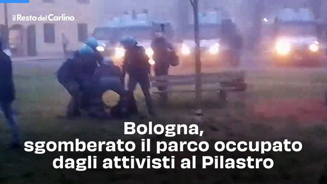 Bologna, sgomberato il parco occupato dagli attivisti al Pilastro