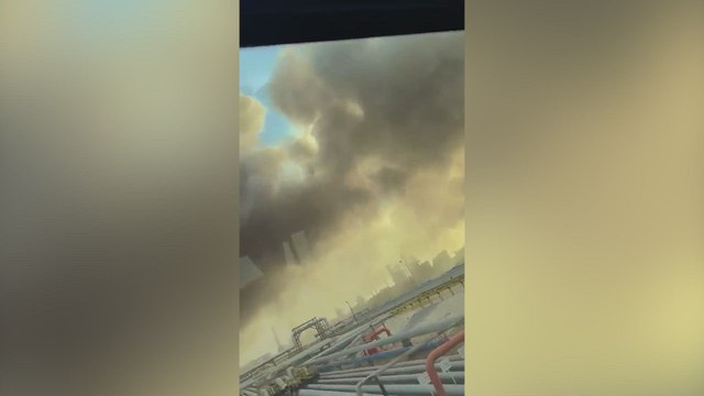 Drones iraníes atacan la refinería de petróleo Aramco Ras Tanura de Arabia Saudí