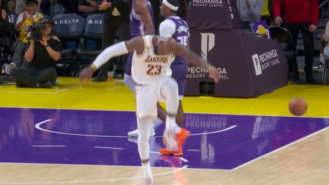Lakers - LeBron au sommet de son art face aux Kings