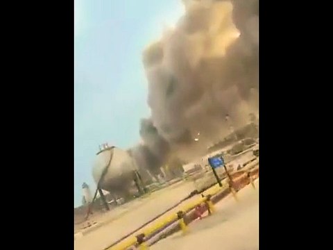 Arabia Saudita, Iran colpisce raffineria con droni - Video