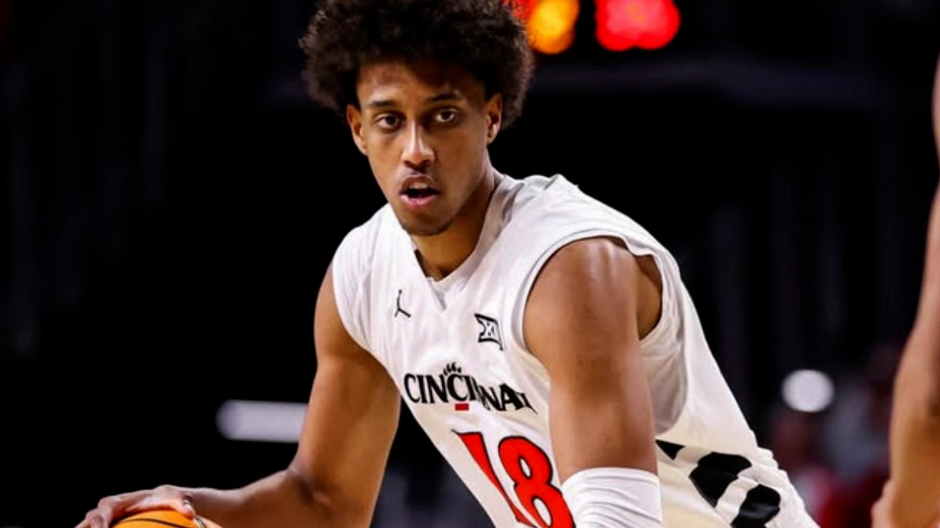 Así juega Baba Miller: el unicornio español de 2,11 m. que muetras habilidades de base rozando el triple-doble