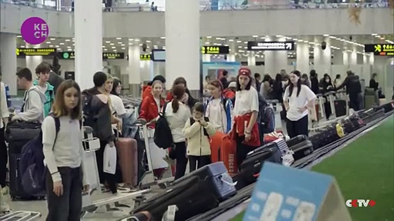 International visitors entering China visa-free up 49.5 pct in 2025