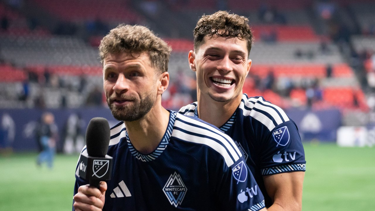 "Berhalter!": Whitecaps-Mitspieler crasht Müller-Interview