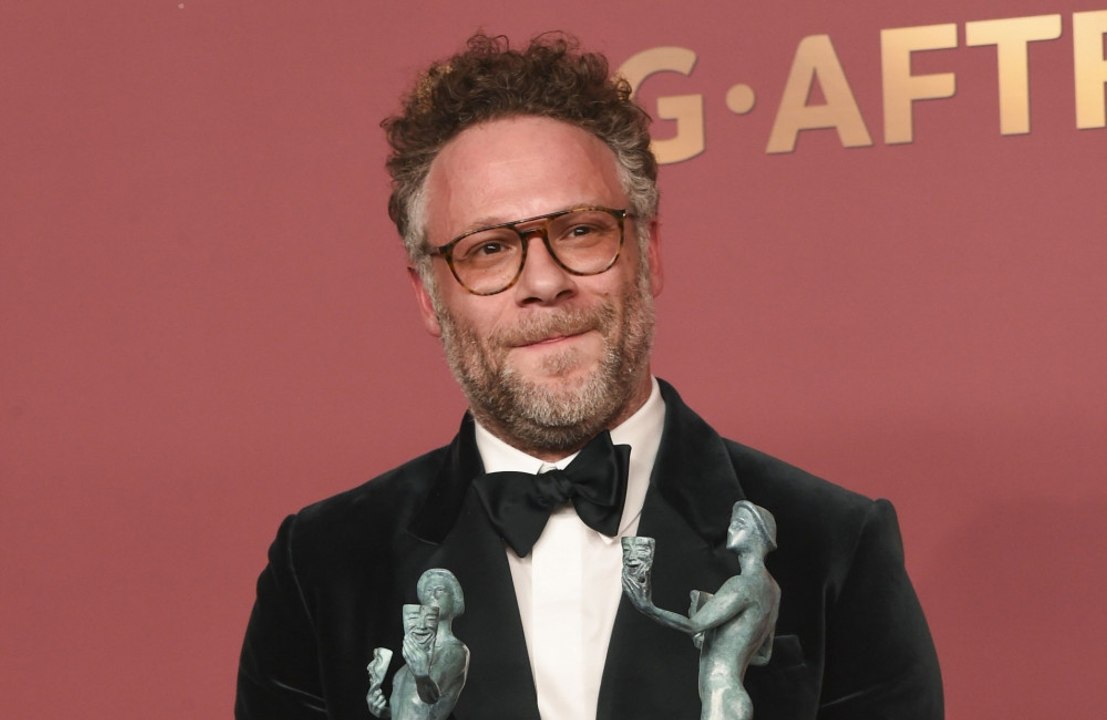 Seth Rogen gives emotional speech about accepting Catherine O'Hara's Actor Award after her death