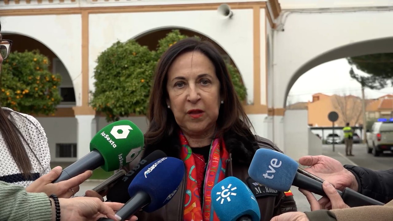 Robles asegura que Rota y Morón no prestarán apoyo al ataque contra Irán "salvo que fuera necesario desde el punto de vista humanitario"