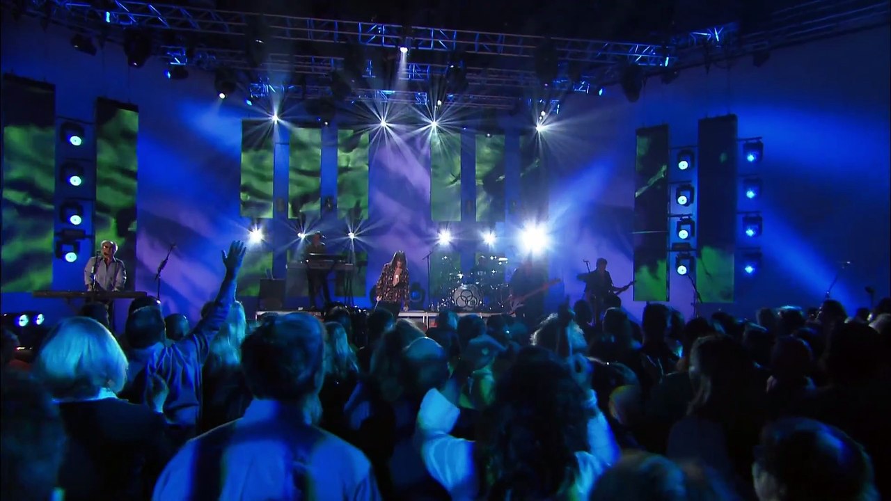 Waiting for a Girl Like You - Foreigner (live)