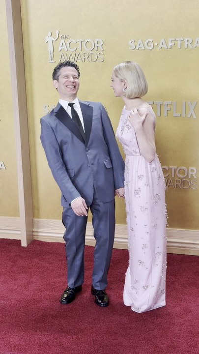 This interaction between Michelle Williams and her husband Thomas Kail at The Actor Awards is everything